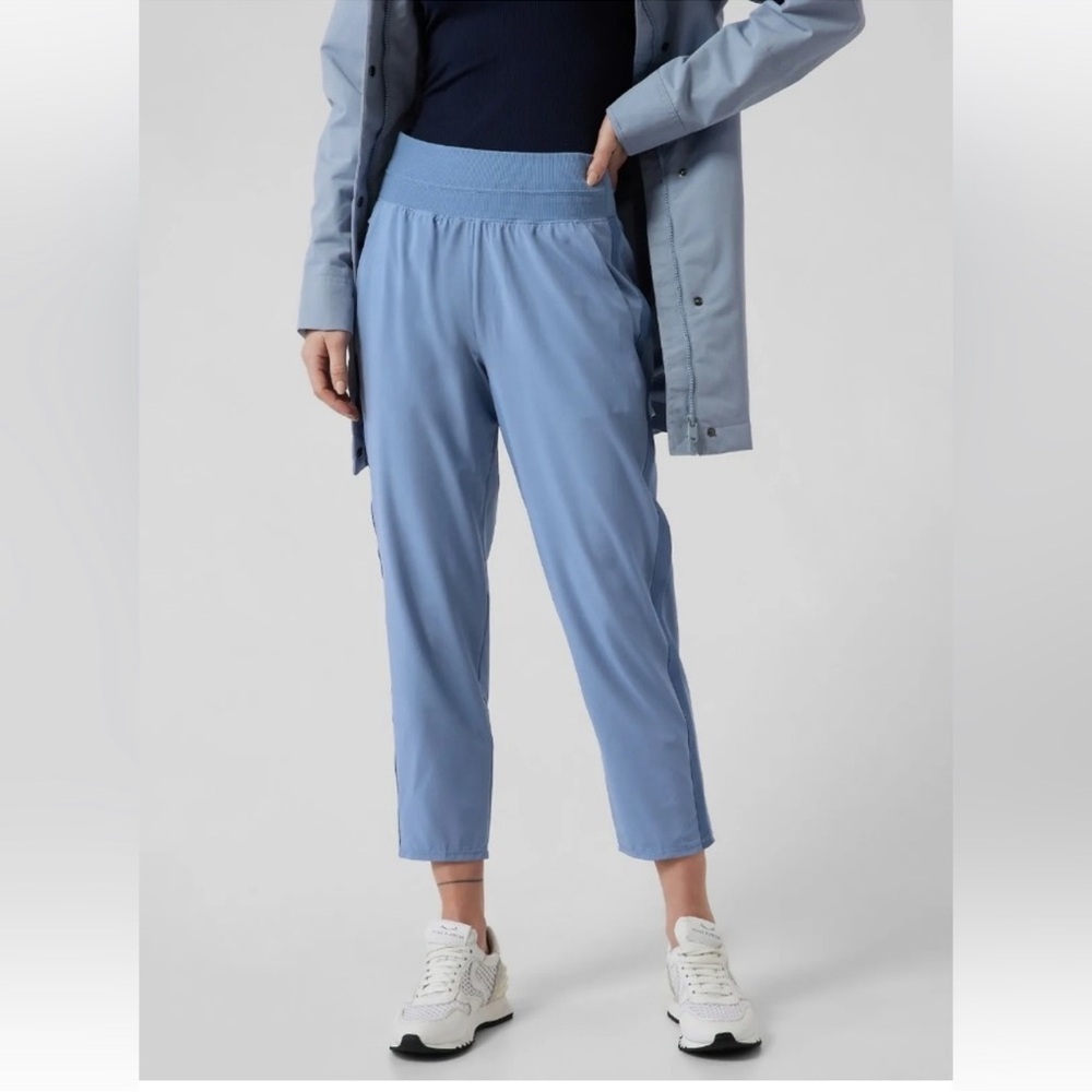 Athleta Tall Nolita Slim Tapered Crop Featherweight Pant Cottage Blue 16T